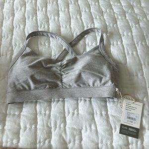 BNWT Elevation Ruched Bra from Vuori